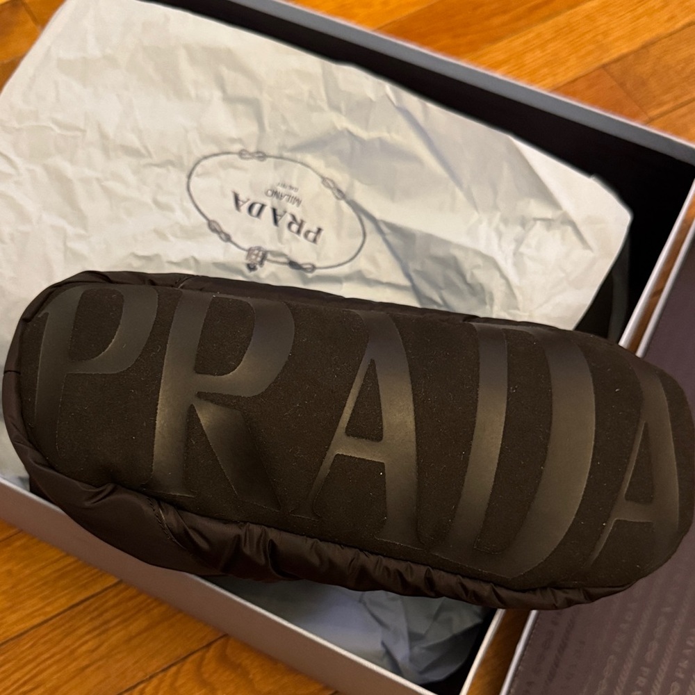 BNWB , very unique.  Bought overseas , Milano Logo Box with Black Emblem